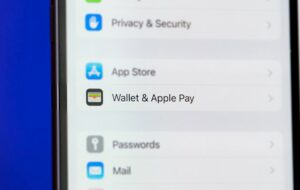 După scandalul cu AppStore, Apple e obligată de Uniunea Europeană să-și deschidă NFC-ul de pe iPhone-uri pentru soluții de plată third-party