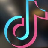 TikTok introduce o opțiune de group chat și noi funcții în mesajele private