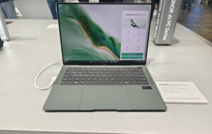 IFA 2024 – Honor a lansat o nouă tabletă, MagicPad 2, și un concurent pentru MacBook, MagicBook Art 14