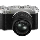 Fujifilm lansează o nouă cameră accesibilă, destinată vloggerilor aflați la început de drum